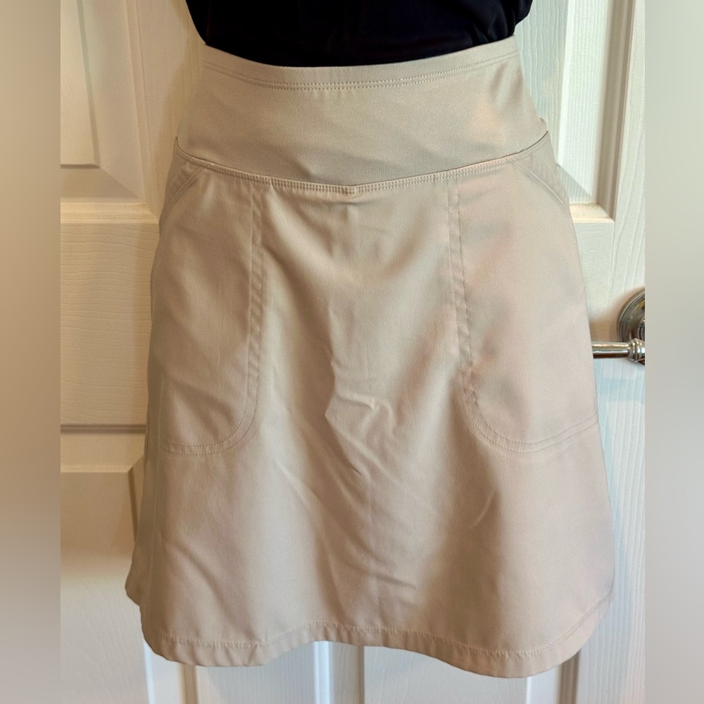 🍀Cypress Club Small Pull On Light Tan/Light Khaki Skort EUC
